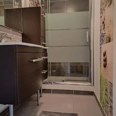 Pavillon Du Garde Chasse 別荘